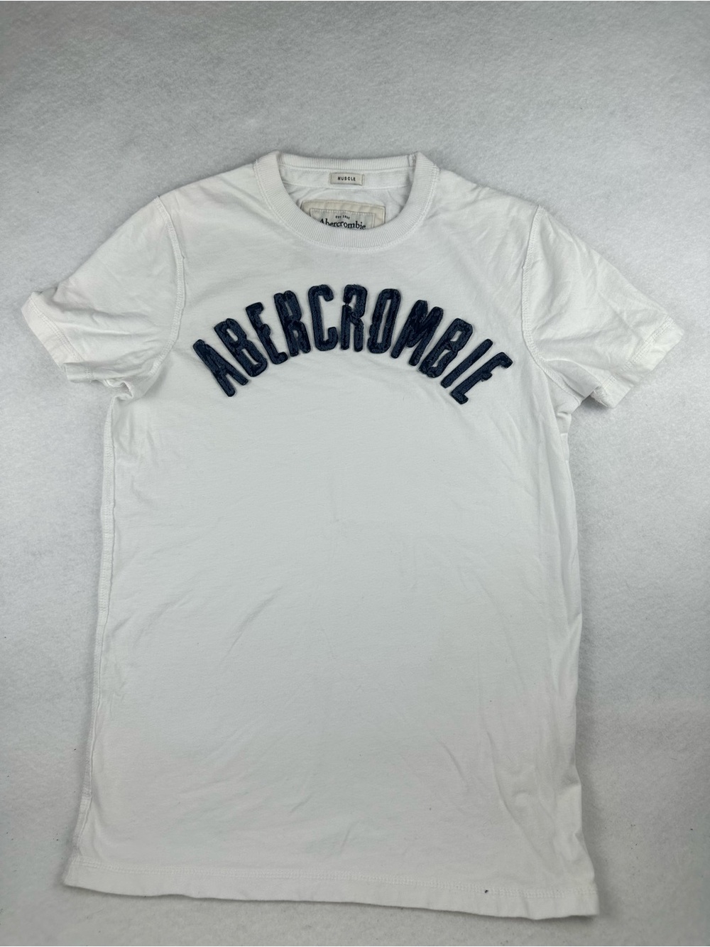 Abercrombie & Fitch White Crew Neck Tee with Navy Arch Logo Y2K Vintage